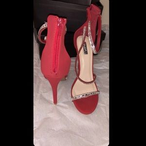 ♥️Red and Silver Qupid High Heels♥️